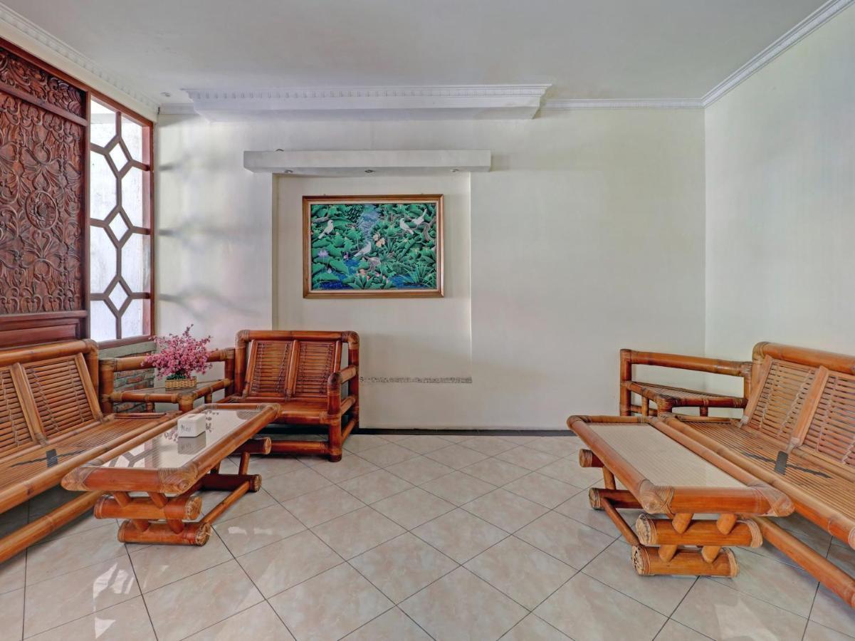 Capital O 90407 Wisma Bahtera Hotel Cirebon Bagian luar foto