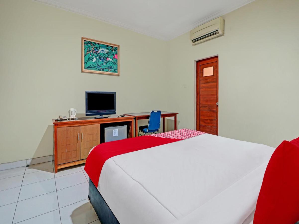 Capital O 90407 Wisma Bahtera Hotel Cirebon Bagian luar foto