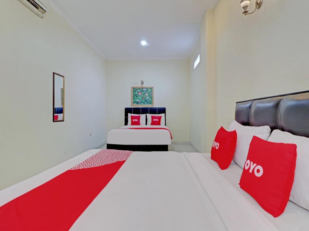 Capital O 90407 Wisma Bahtera Hotel Cirebon Bagian luar foto