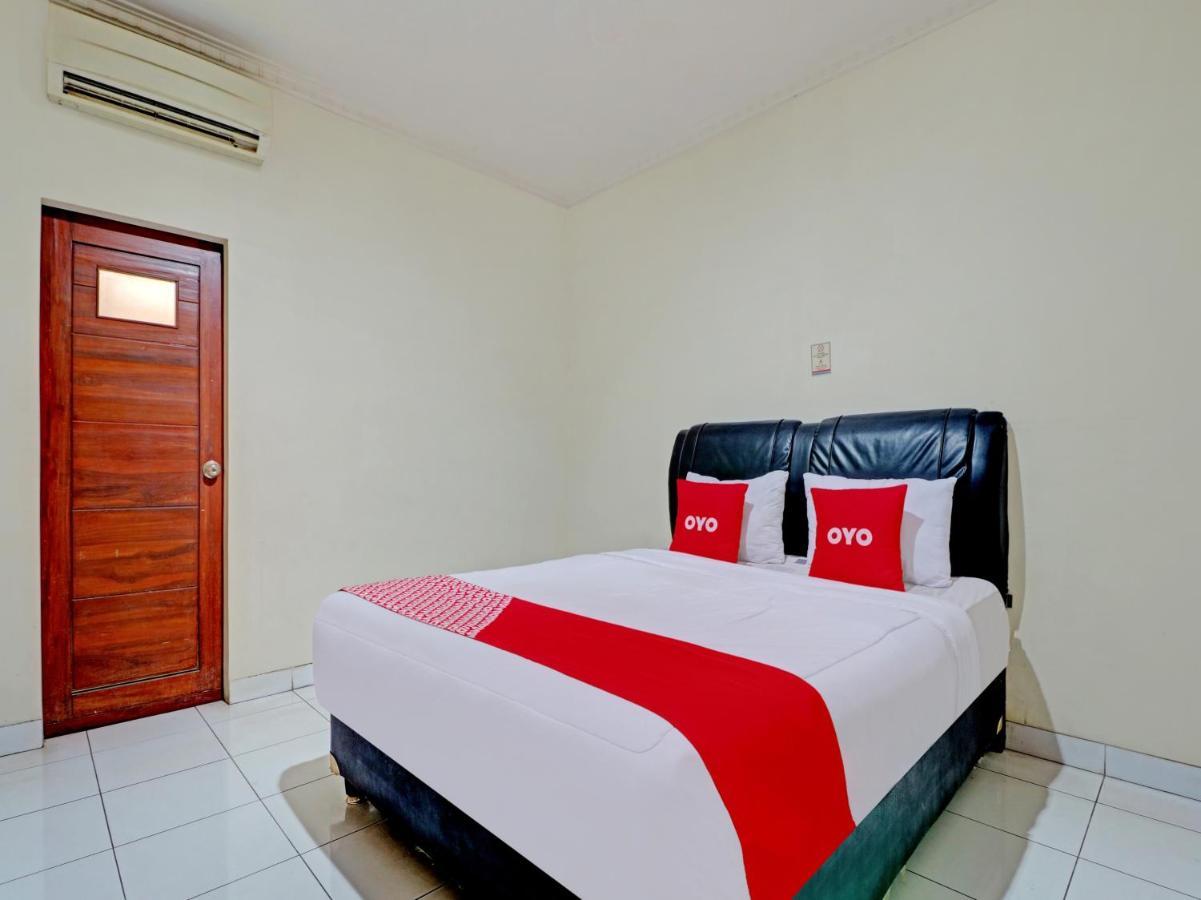 Capital O 90407 Wisma Bahtera Hotel Cirebon Bagian luar foto