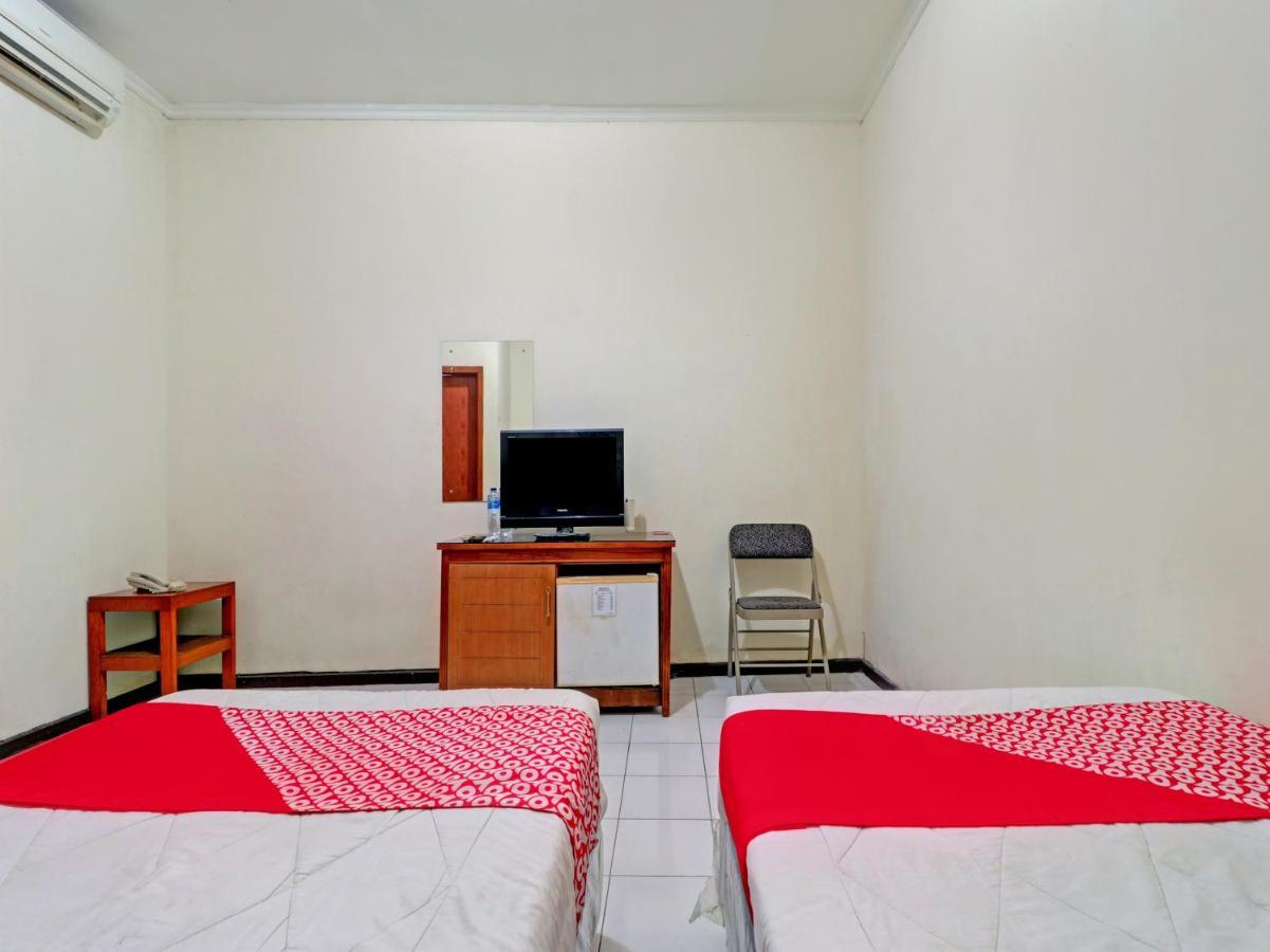 Capital O 90407 Wisma Bahtera Hotel Cirebon Bagian luar foto