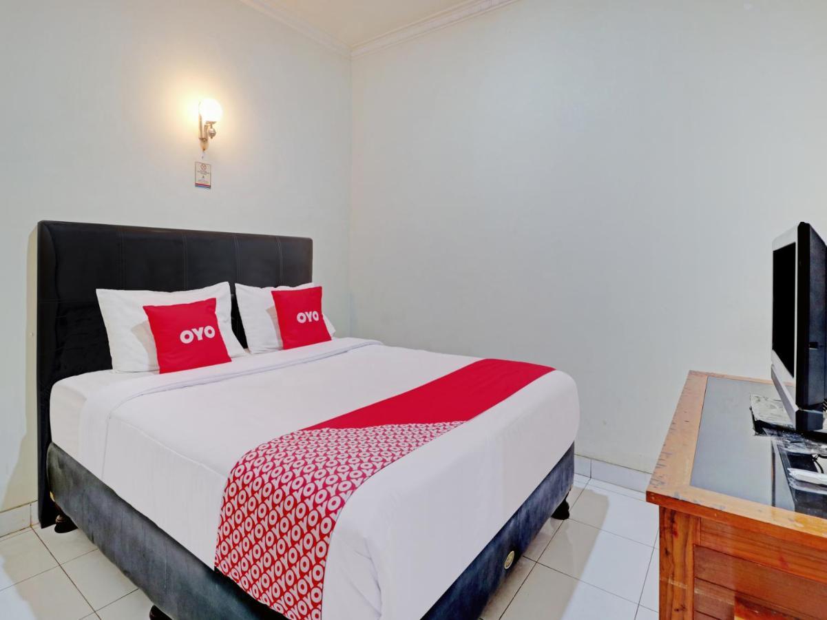 Capital O 90407 Wisma Bahtera Hotel Cirebon Bagian luar foto