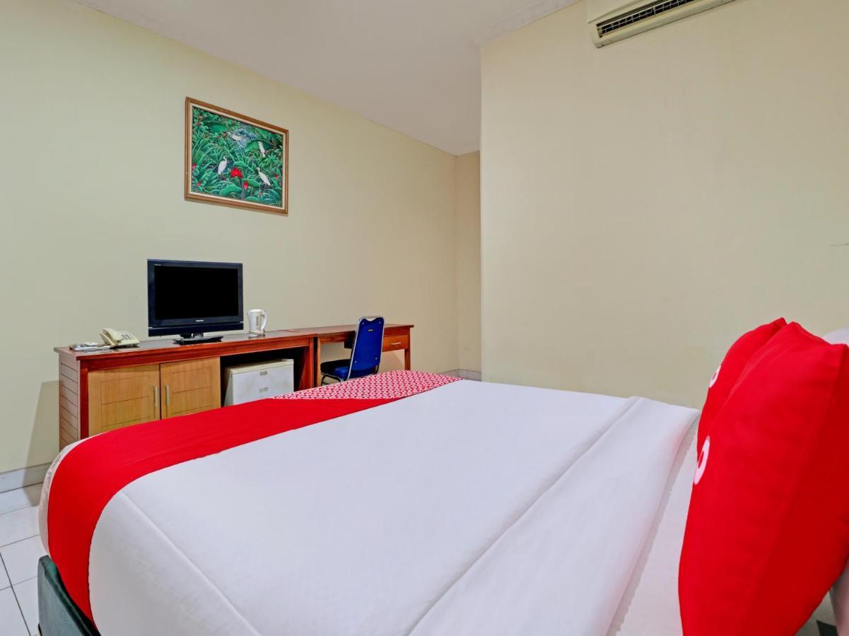 Capital O 90407 Wisma Bahtera Hotel Cirebon Bagian luar foto