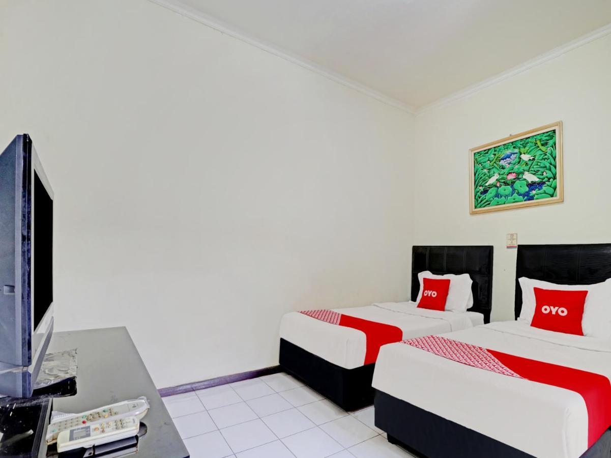 Capital O 90407 Wisma Bahtera Hotel Cirebon Bagian luar foto