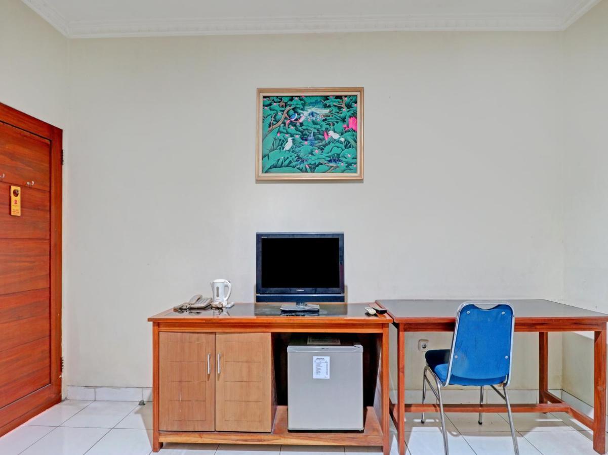 Capital O 90407 Wisma Bahtera Hotel Cirebon Bagian luar foto