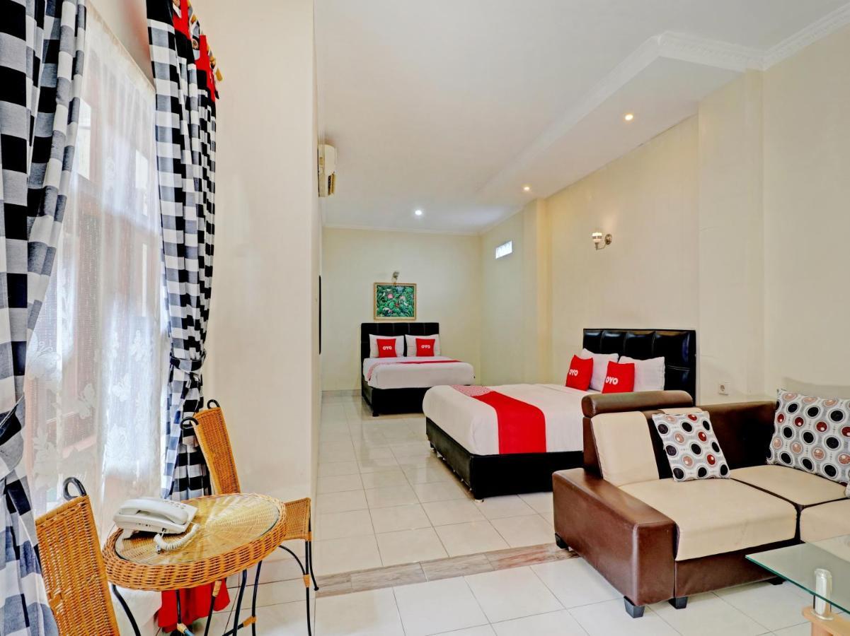 Capital O 90407 Wisma Bahtera Hotel Cirebon Bagian luar foto