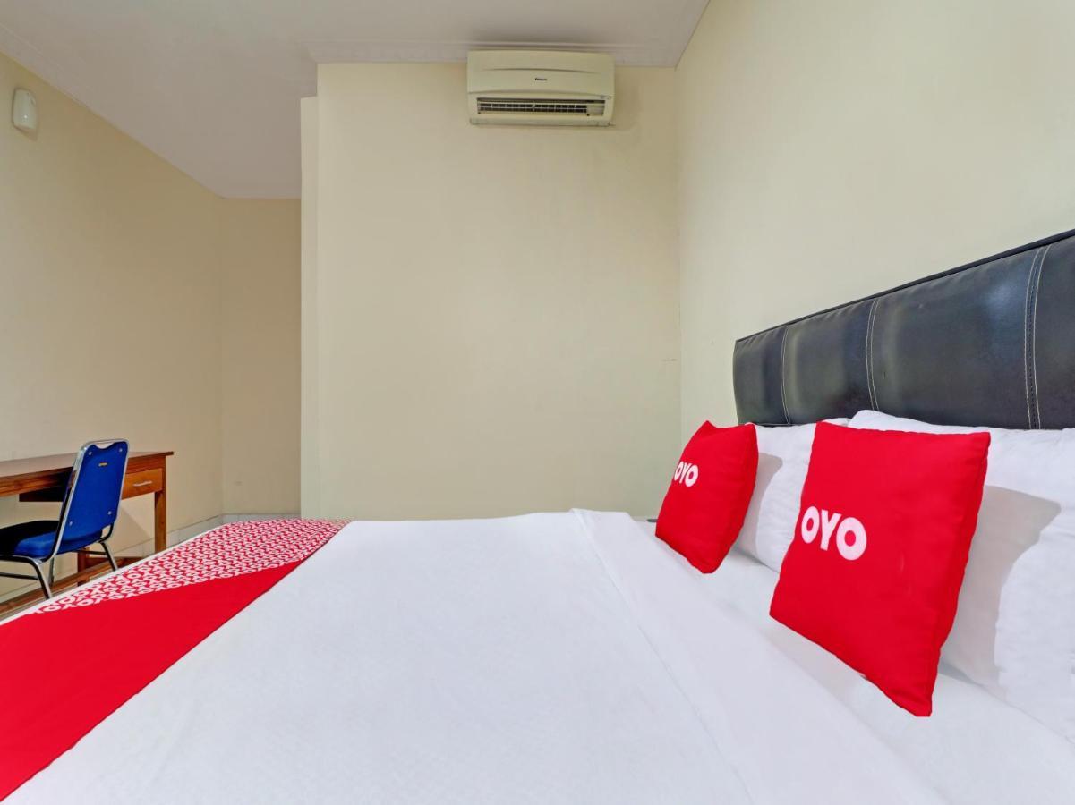 Capital O 90407 Wisma Bahtera Hotel Cirebon Bagian luar foto
