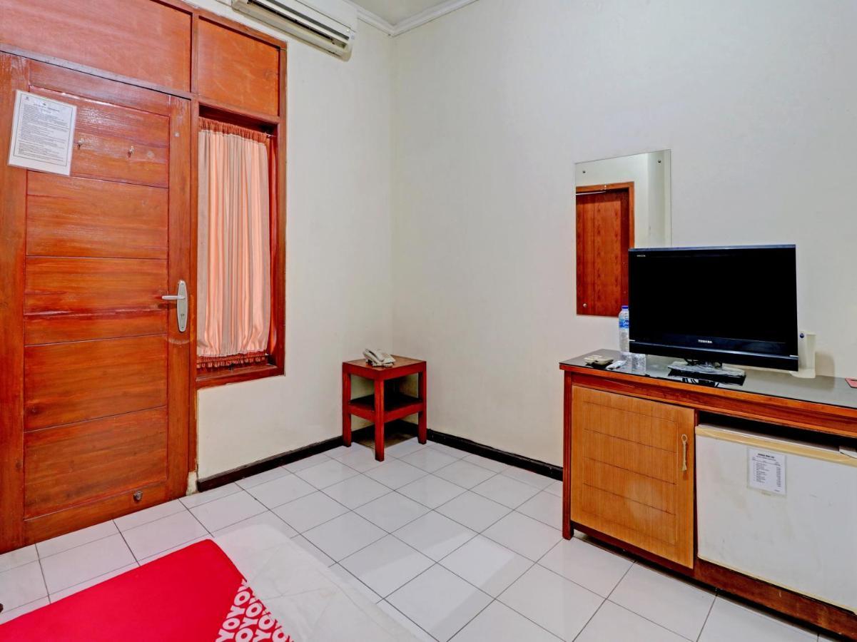 Capital O 90407 Wisma Bahtera Hotel Cirebon Bagian luar foto